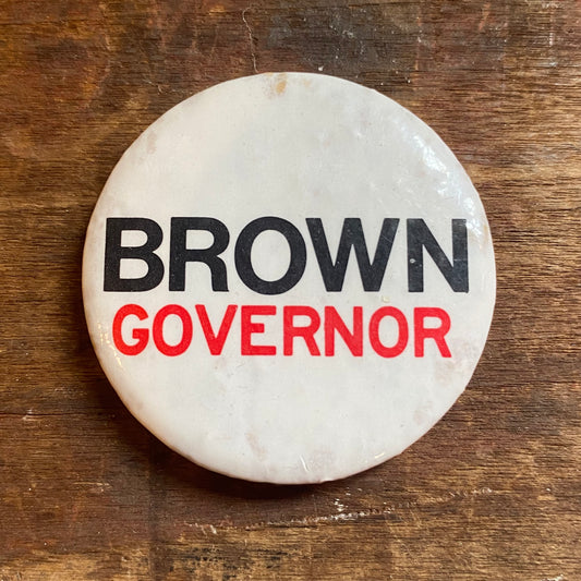 【USA vintage】缶バッジ BROWN GOVERNOR キャンペーン