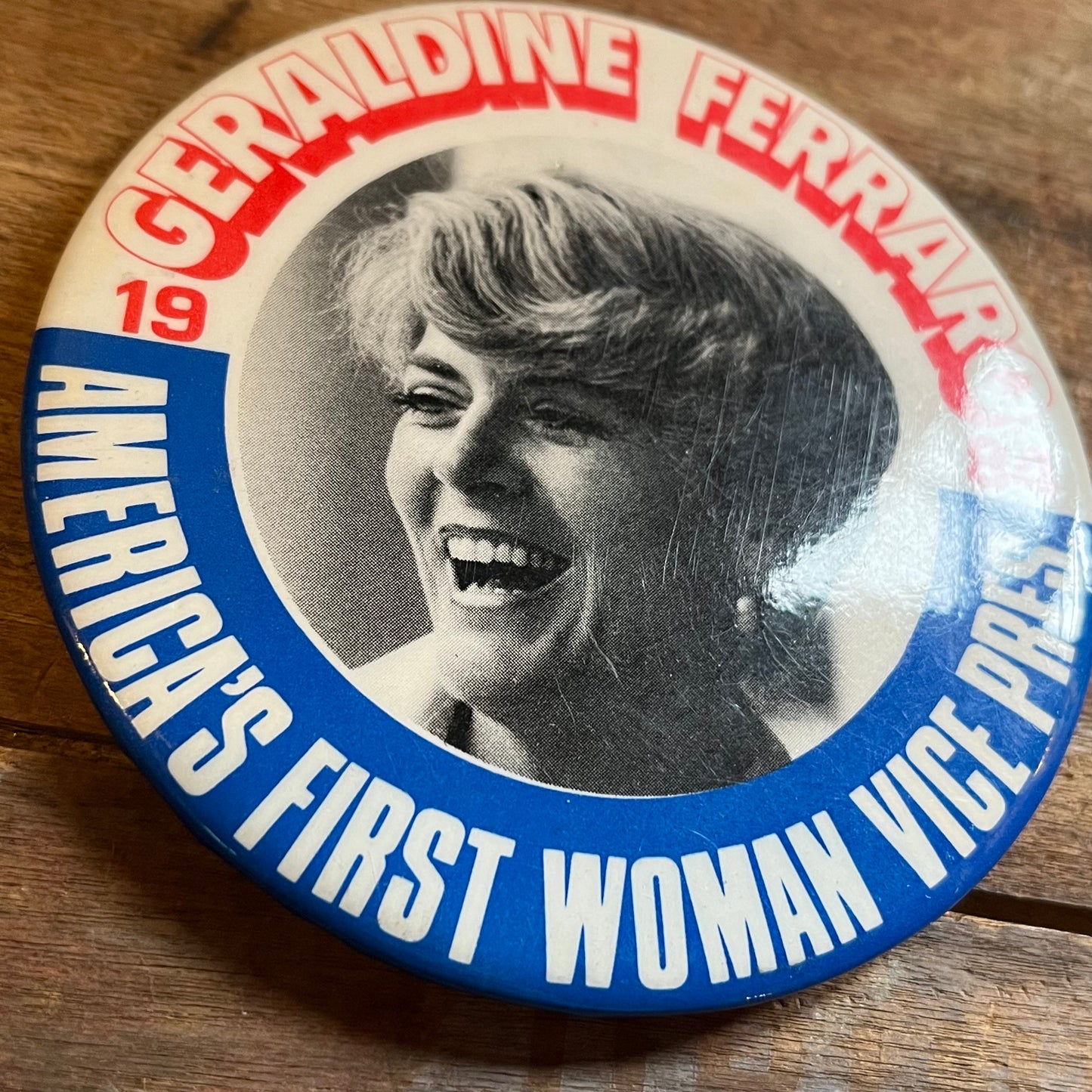 【USA vintage】缶バッジ 84年 アメリカ大統領選挙 ジェラルディン・フェラーロ