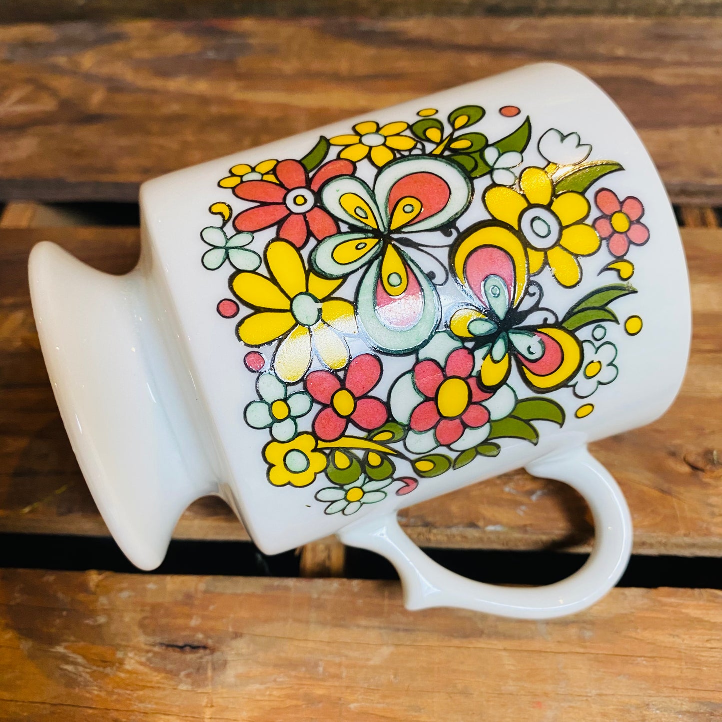 【1970s vintage】マグカップ 蝶と花 イエロー