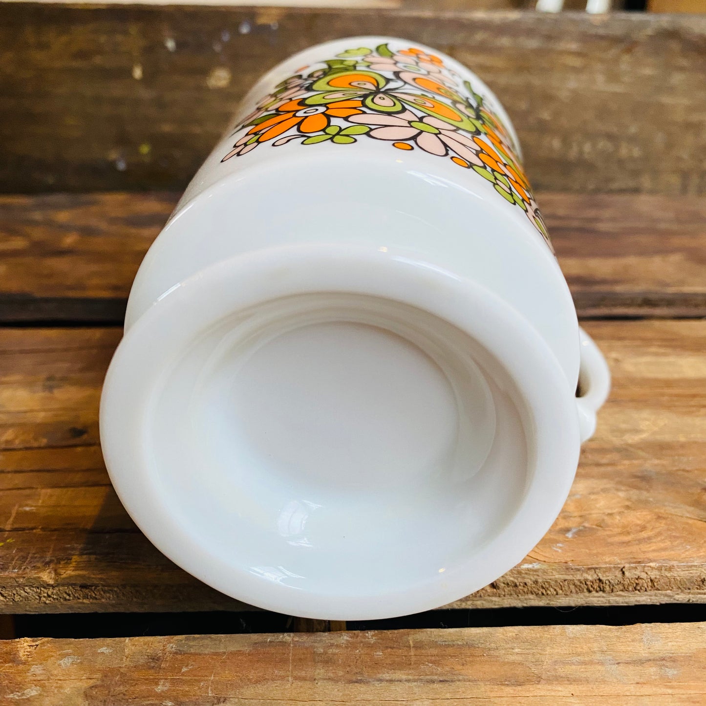 【1970s vintage】マグカップ 蝶と花 オレンジ