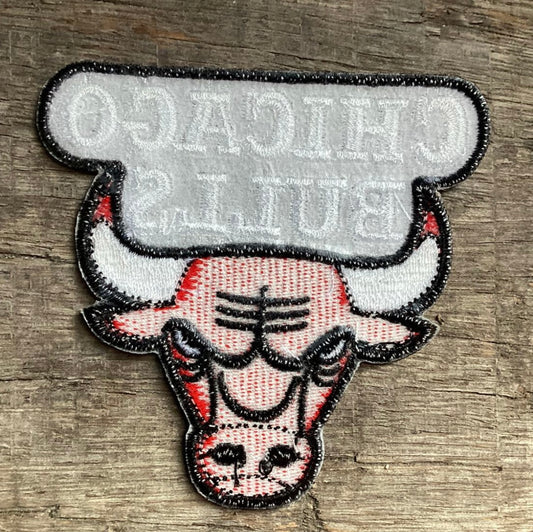 【USA vintage】シカゴブルズ ワッペン 刺繍ワッペン CHICAGO BULLS