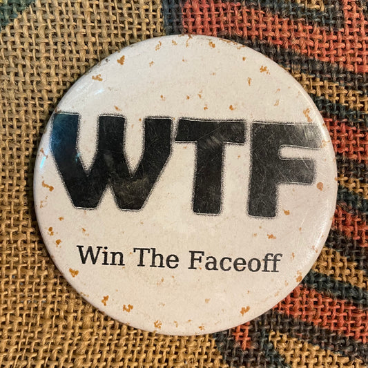 【USA vintage】缶バッジ WTF(Win The Faceoff )