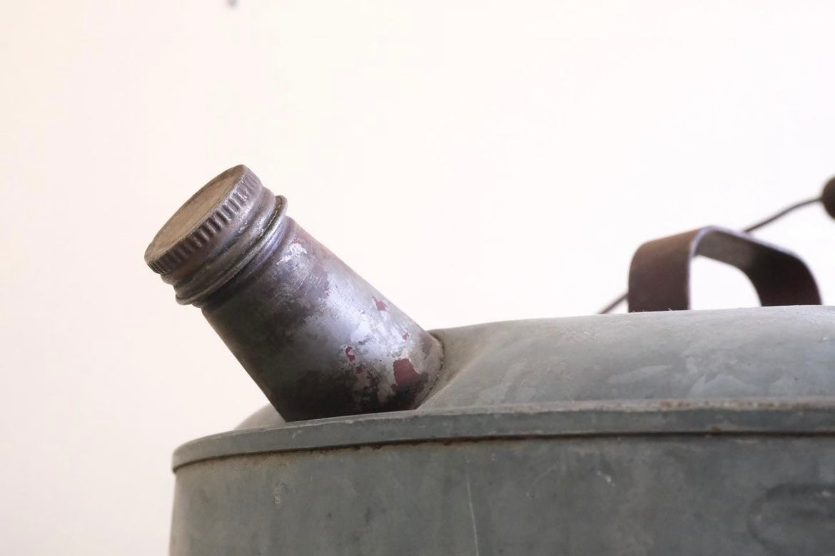 【USA vintage】携行缶 3 gallons portable fuel can