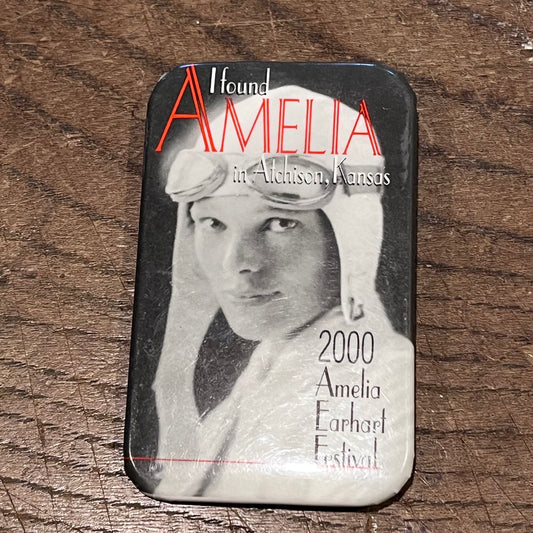 【USA vintage】缶バッジ アメリア・イアハート