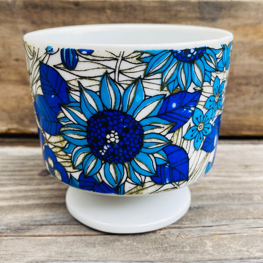 【1960s vintage】レトロな花柄 足つき マグカップ ブルー