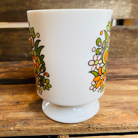 【1970s vintage】マグカップ 蝶と花 オレンジ