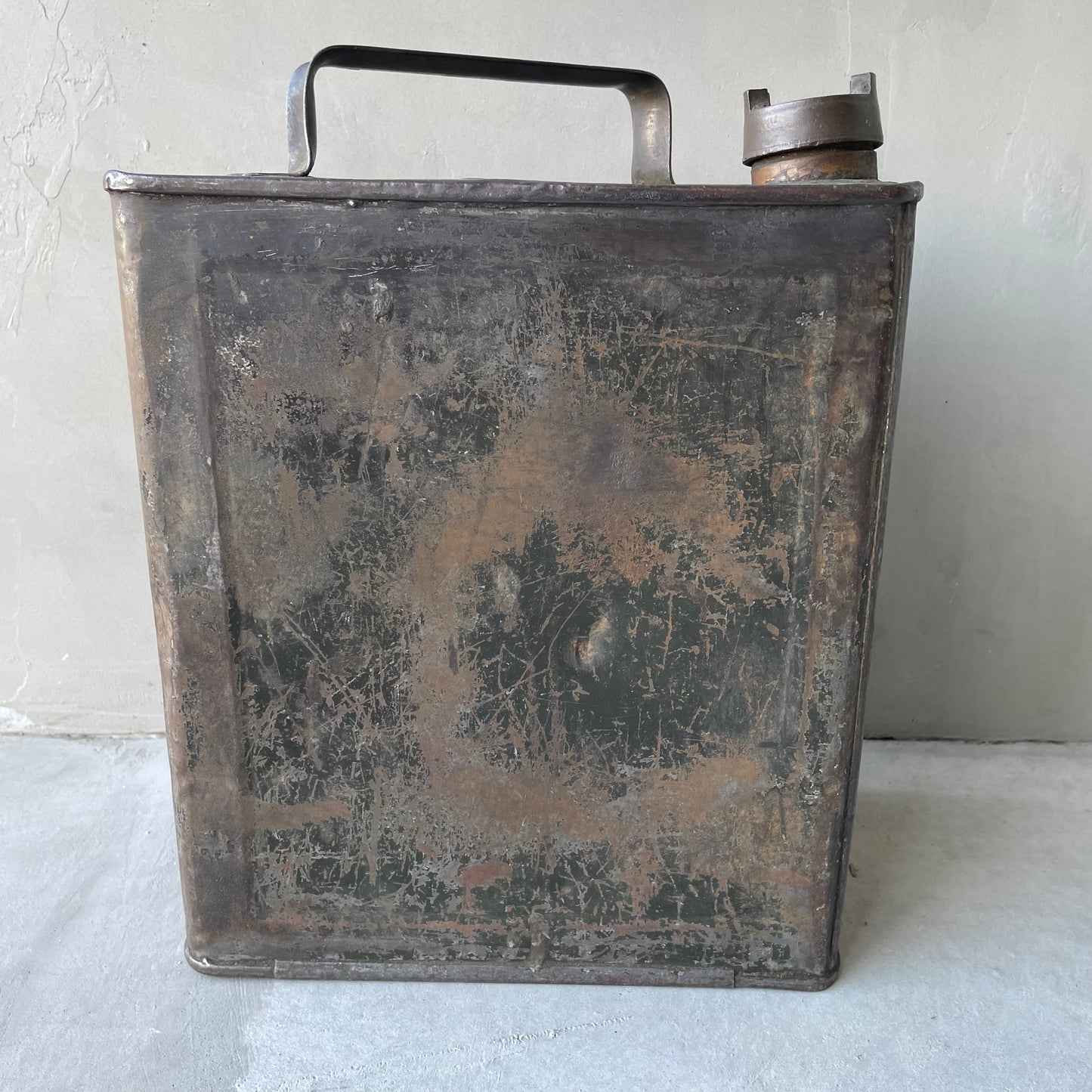 【British vintage】Petroleum Spirit Highly Flammable 石油缶 2ガロン