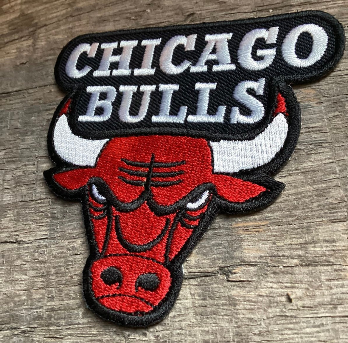 【USA vintage】シカゴブルズ ワッペン 刺繍ワッペン CHICAGO BULLS
