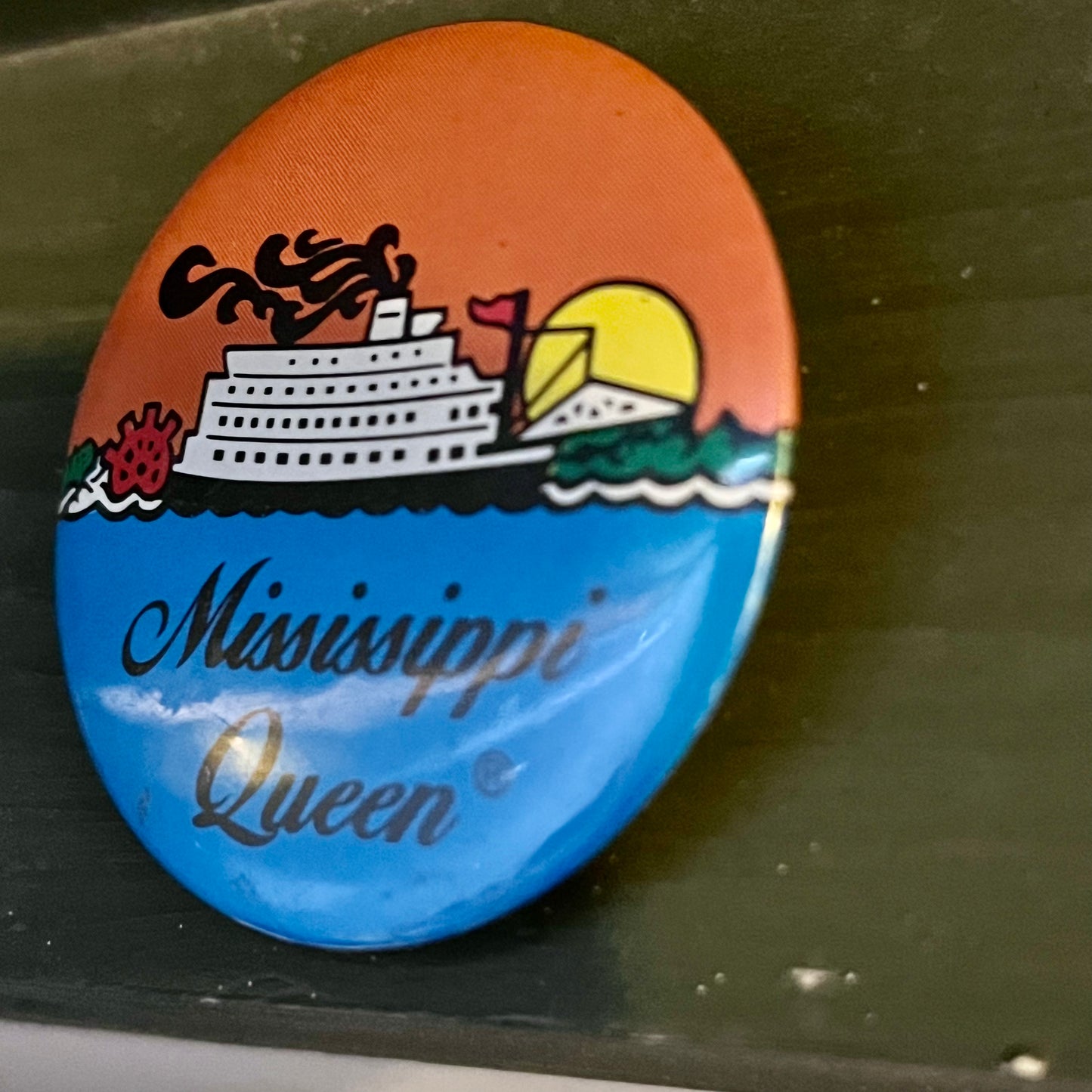 【USA vintage】缶バッジ Mississippi Queen