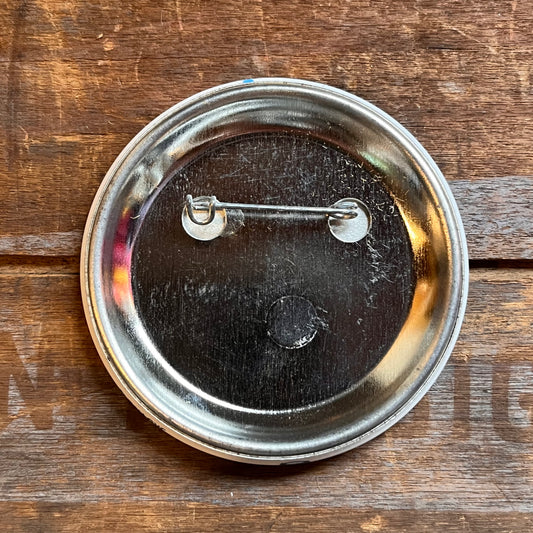 【USA vintage】缶バッジ Love trumps hate.