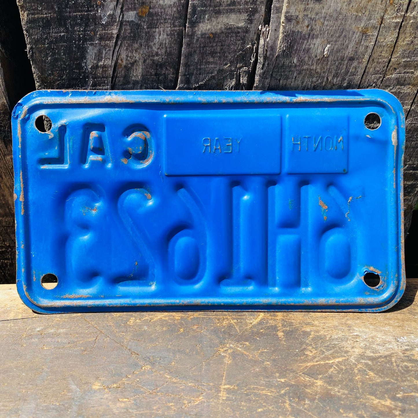 【USA vintage】モーターサイクルナンバープレート CAL 6H1623