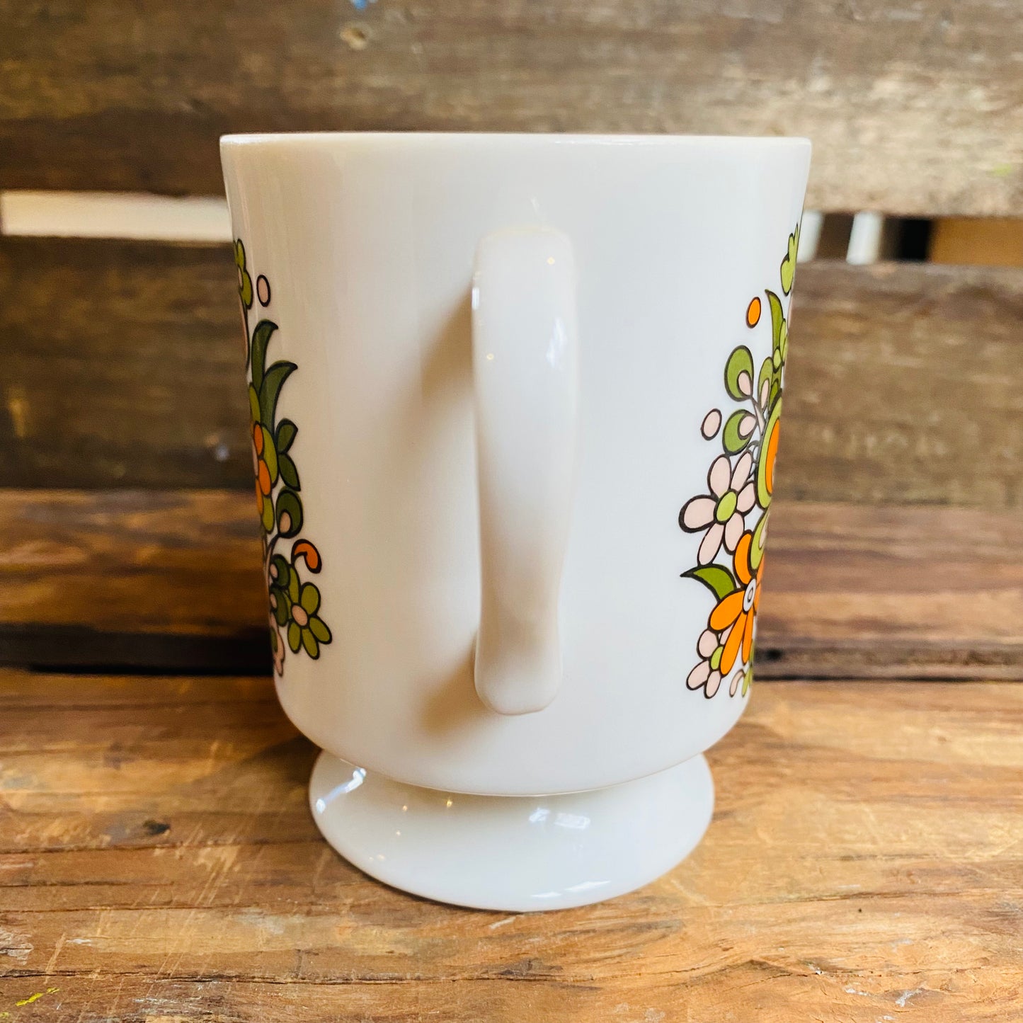 【1970s vintage】マグカップ 蝶と花 オレンジ