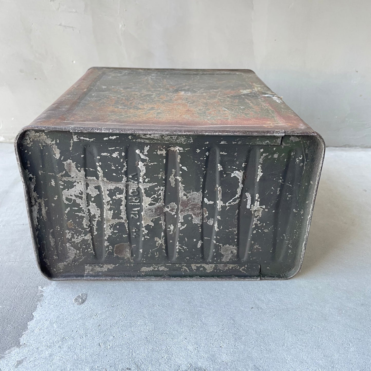 【British vintage】Petroleum Spirit Highly Flammable 石油缶 2ガロン