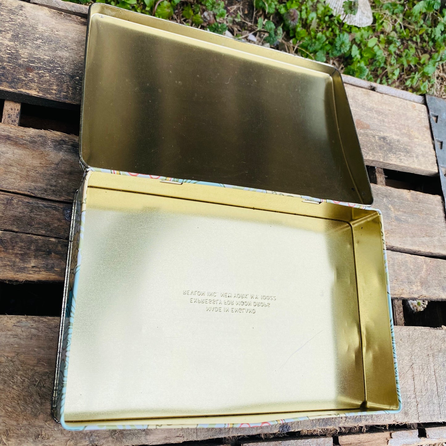 【ENGLAND vintage】“REVLON” TIN缶 花柄