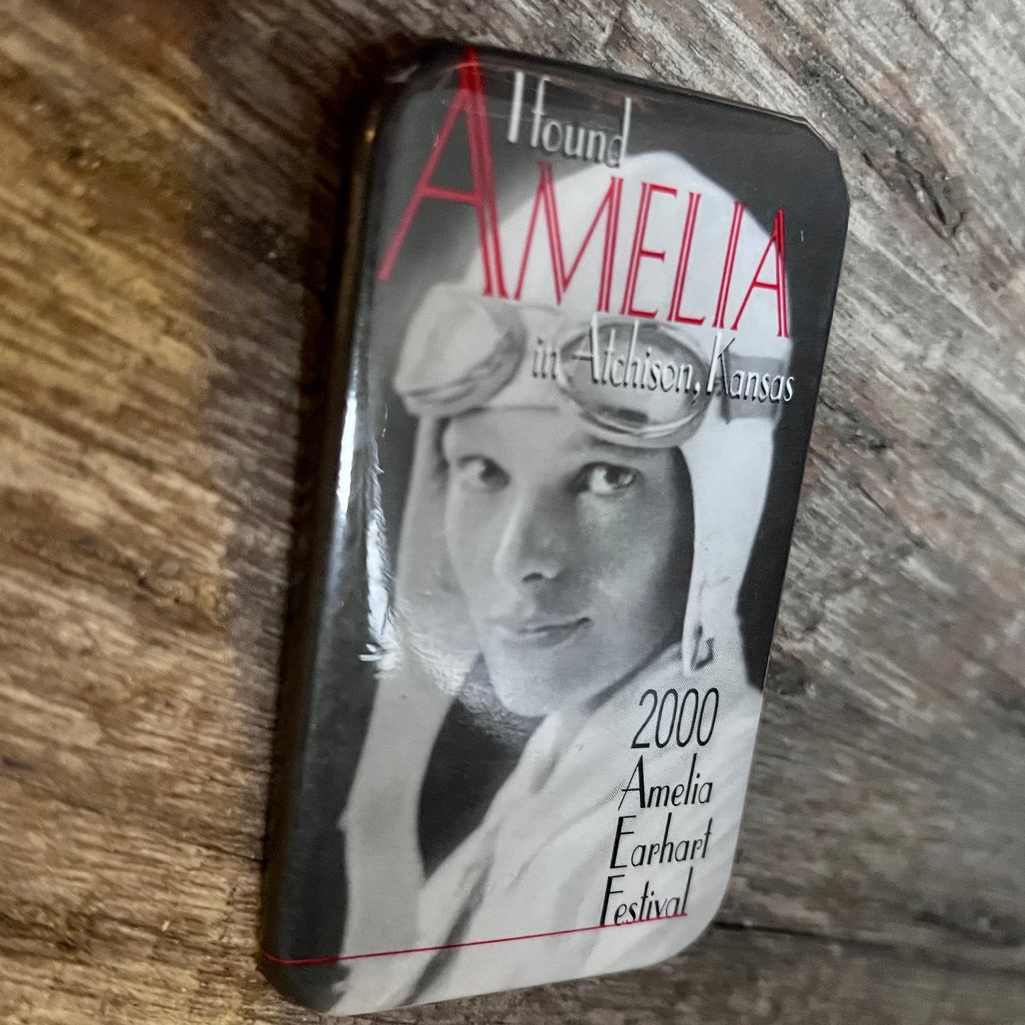 【USA vintage】缶バッジ アメリア・イアハート