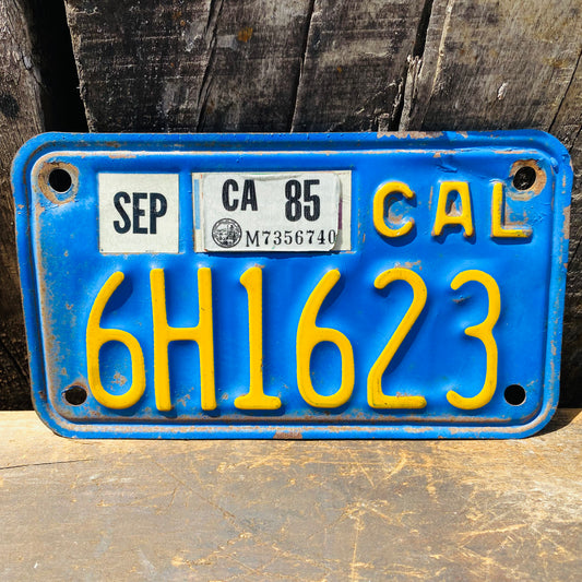 【USA vintage】モーターサイクルナンバープレート CAL 6H1623
