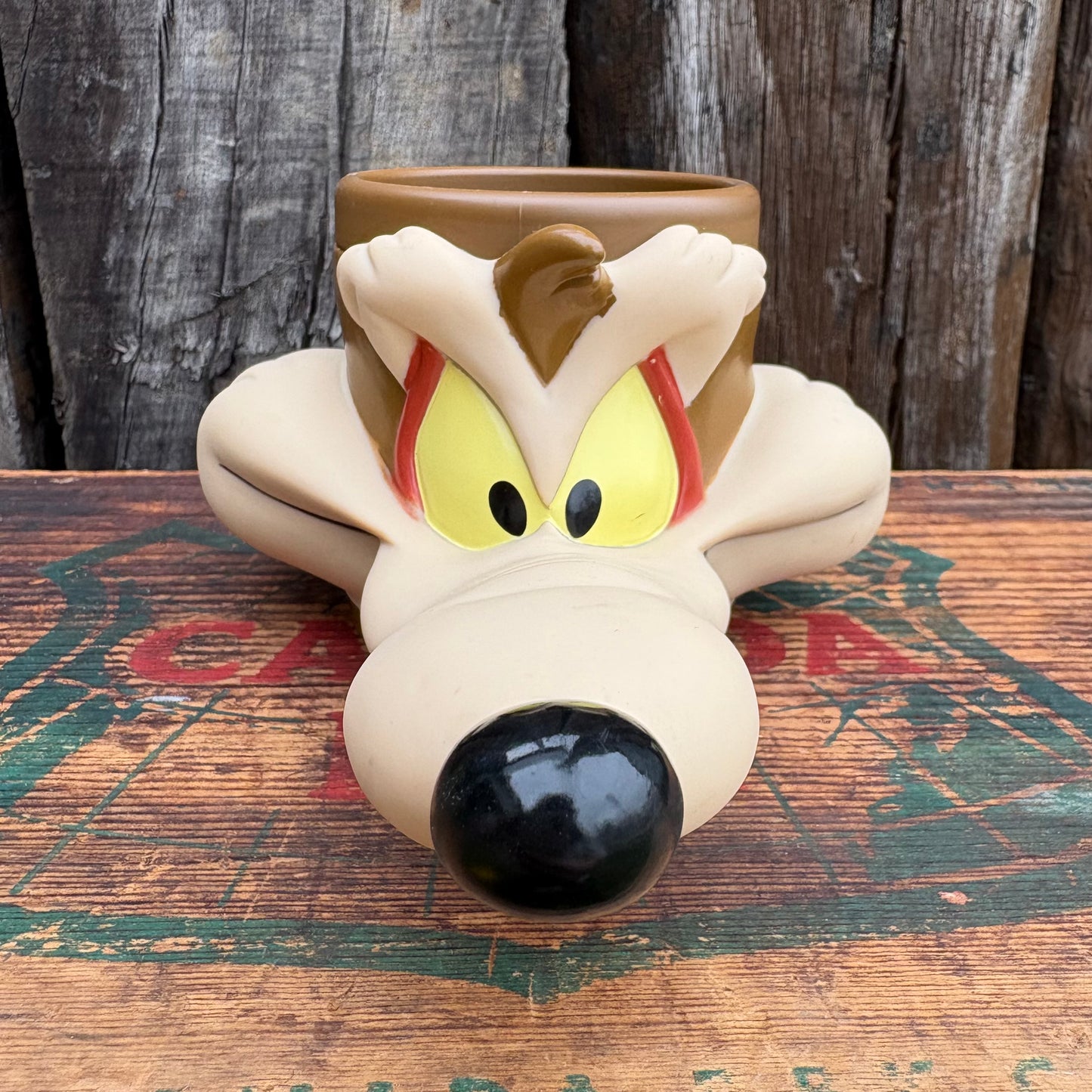 【1992】LOONEY TUNES Face mug Wile E.Coyote