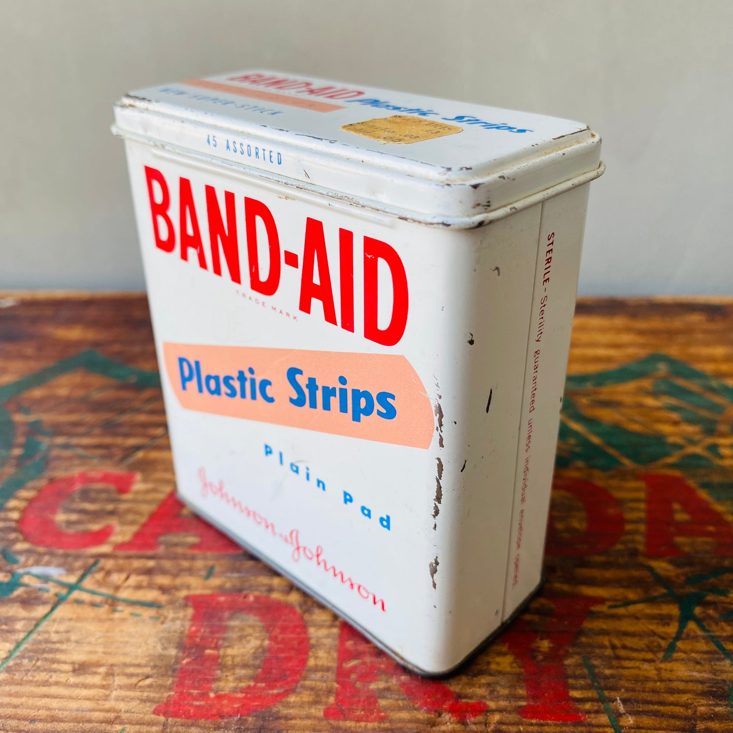 【1950s USA vintage】Johnson&Johnson BAND-AID tin can