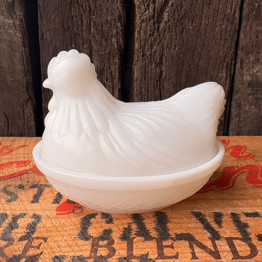 【1950s USA vintage】Hazel Atlas Hen on Nest Milk Glass Dish