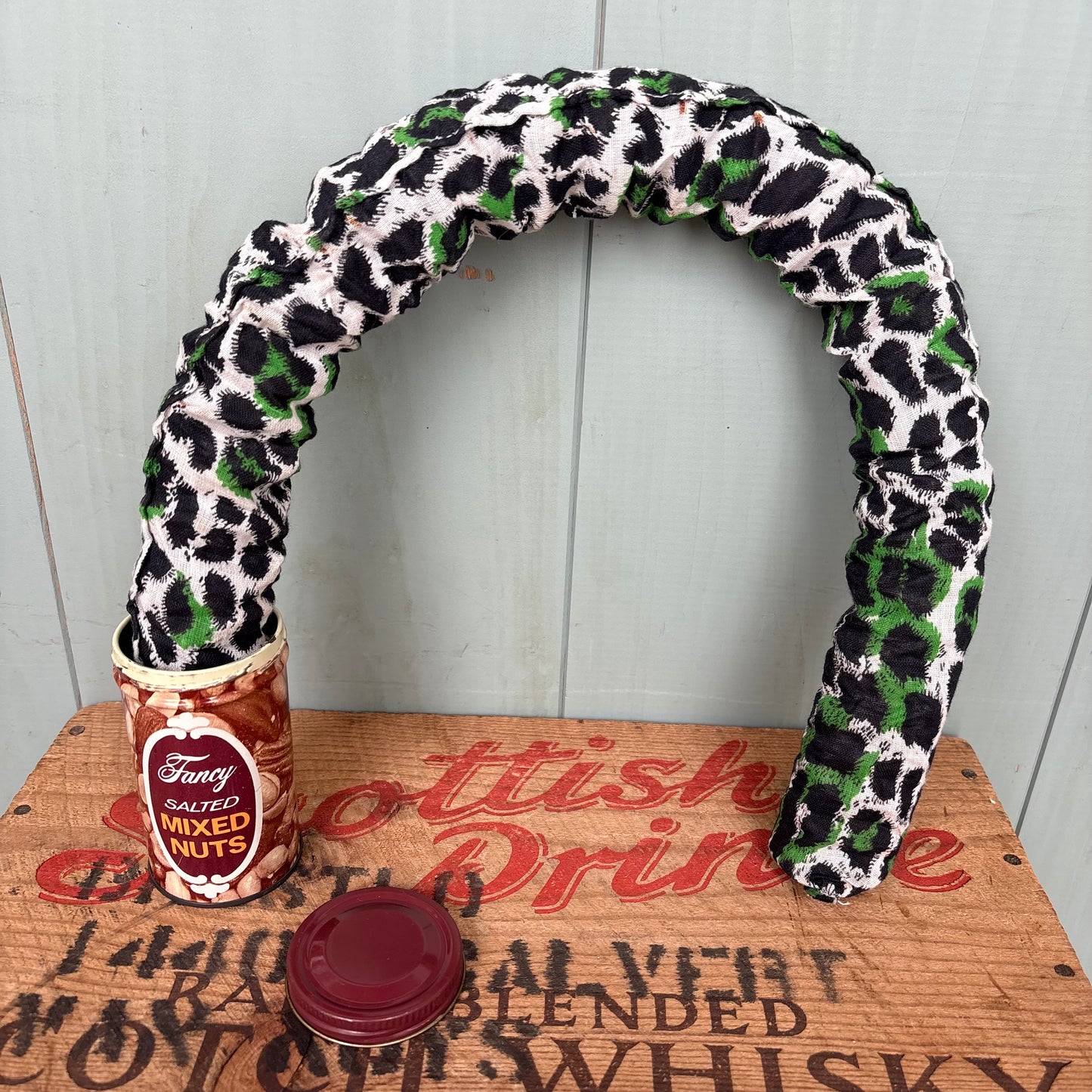 【1970s USA vintage】Fancy Salted Mixed Nuts Snake Can Toy
