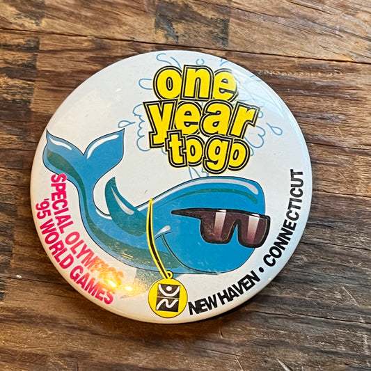 【USA vintage】缶バッジ　one year to go