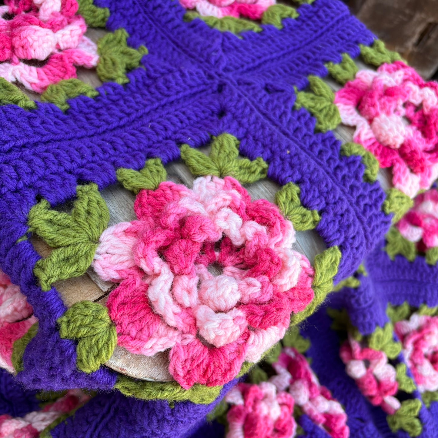 【USA vintage】Rose Granny Square Blanket
