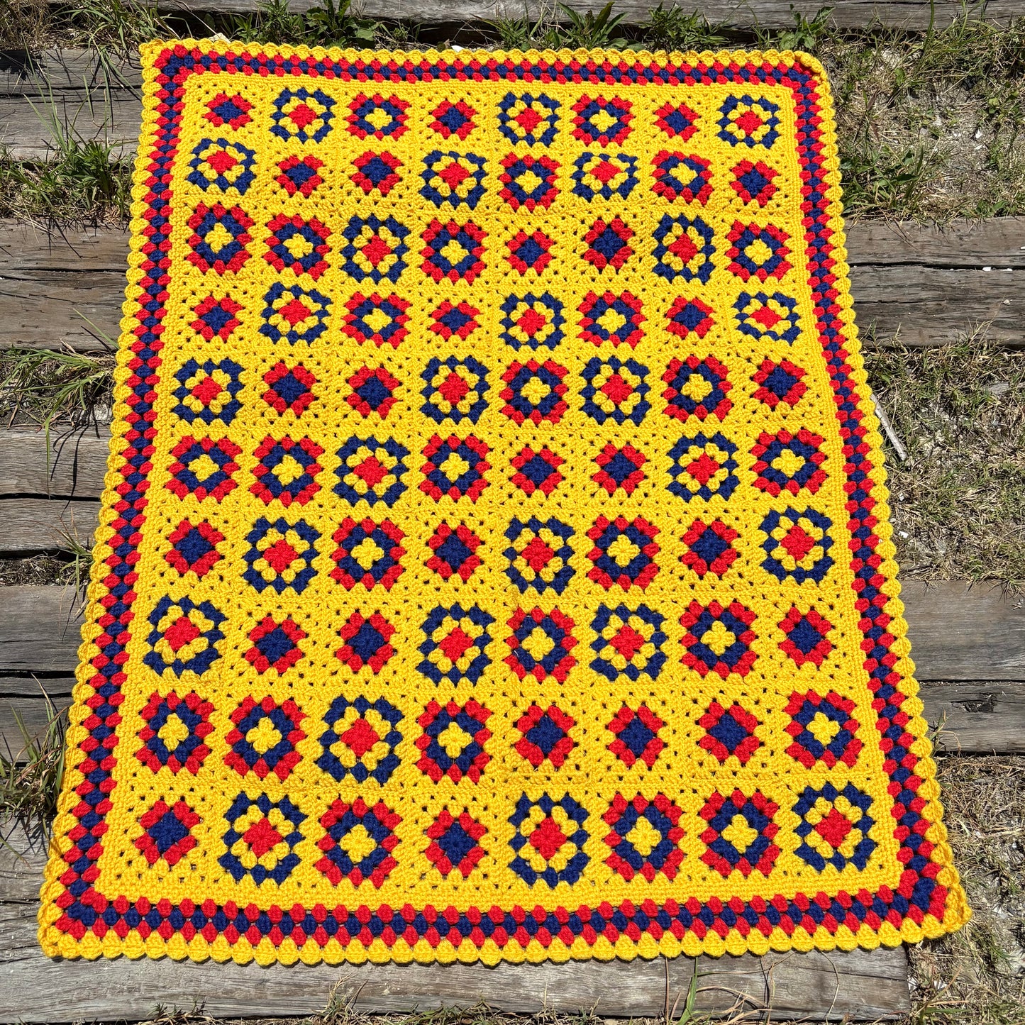 【USA vintage】Handmade Granny Square Crochet Blanket
