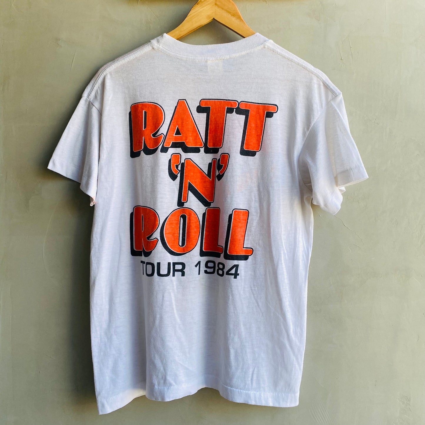 【1980s USA vintage】band T-shirt RATT