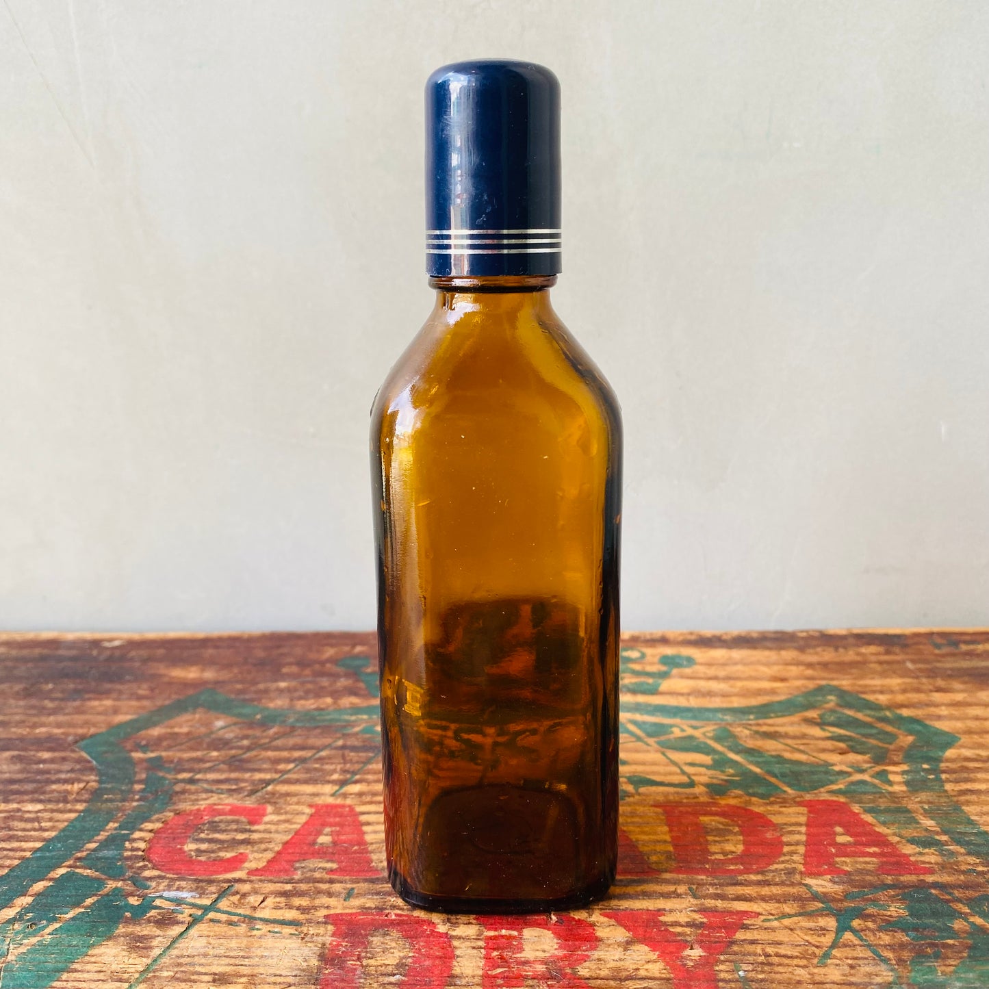 【1978 vintage】 Krating Daeng glass bottle