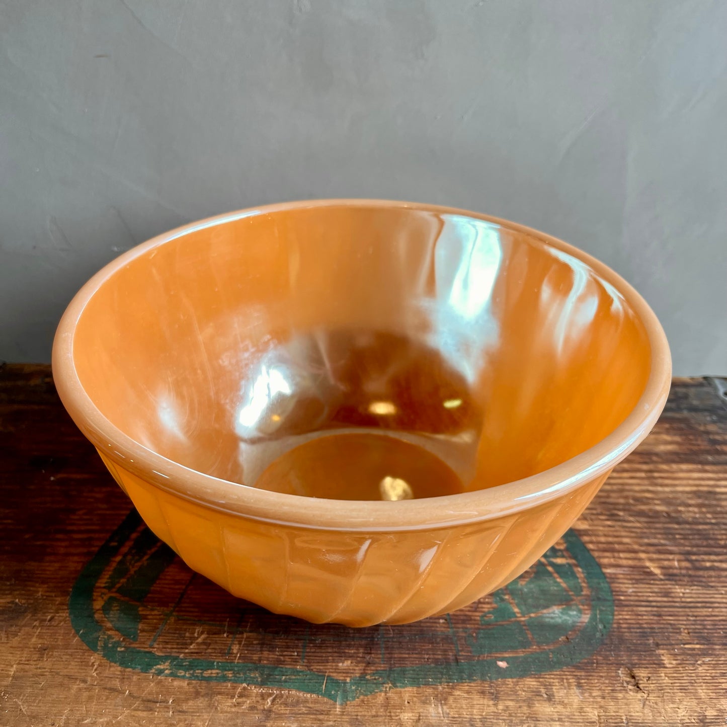 【USA vintage】Fire-King Peach Luster Mixing Bowl