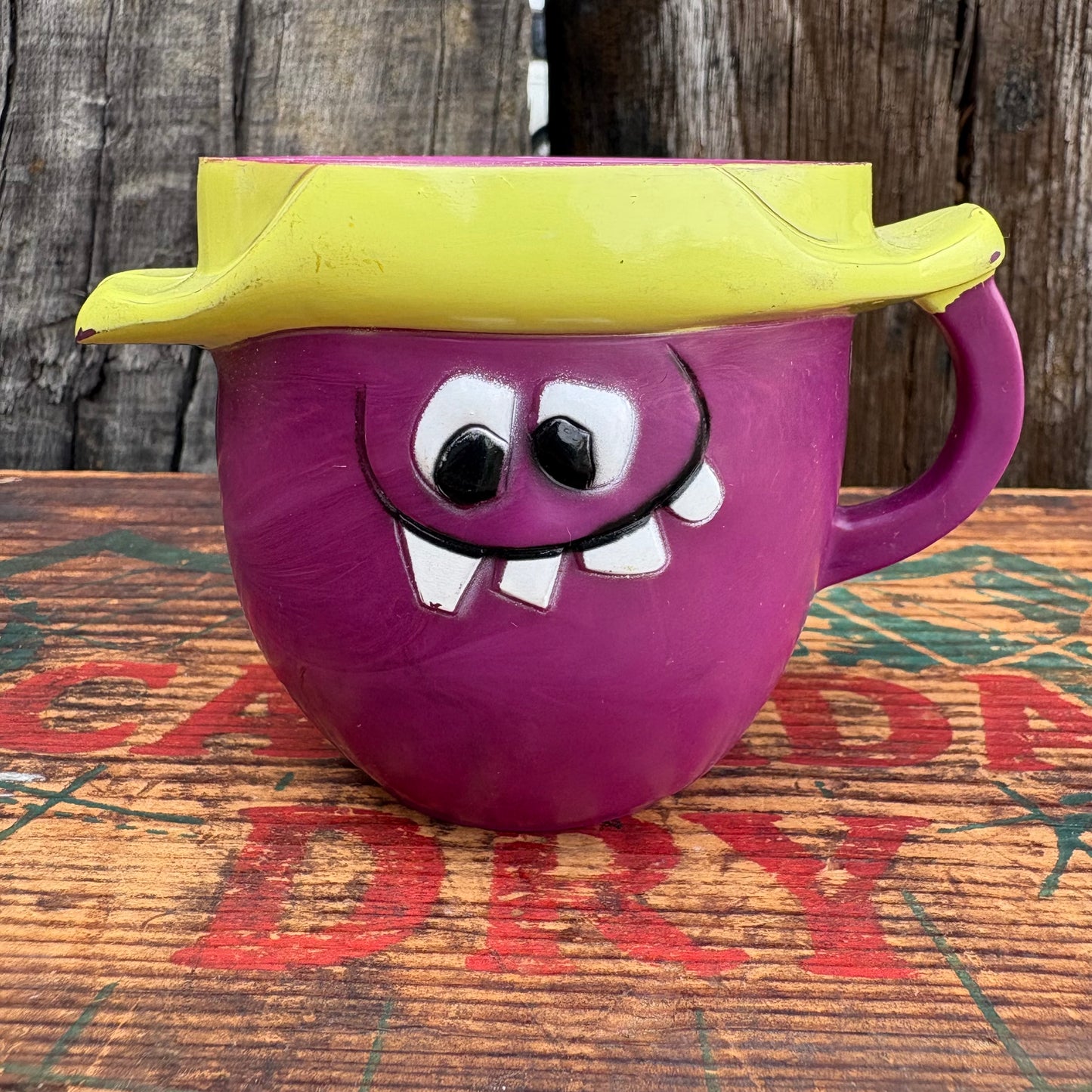 【1969 USA vintage】FunnyFace mug cup Goofy Grape