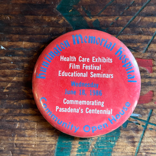 【USA vintage】缶バッジ　Funtington Memorial Hospital