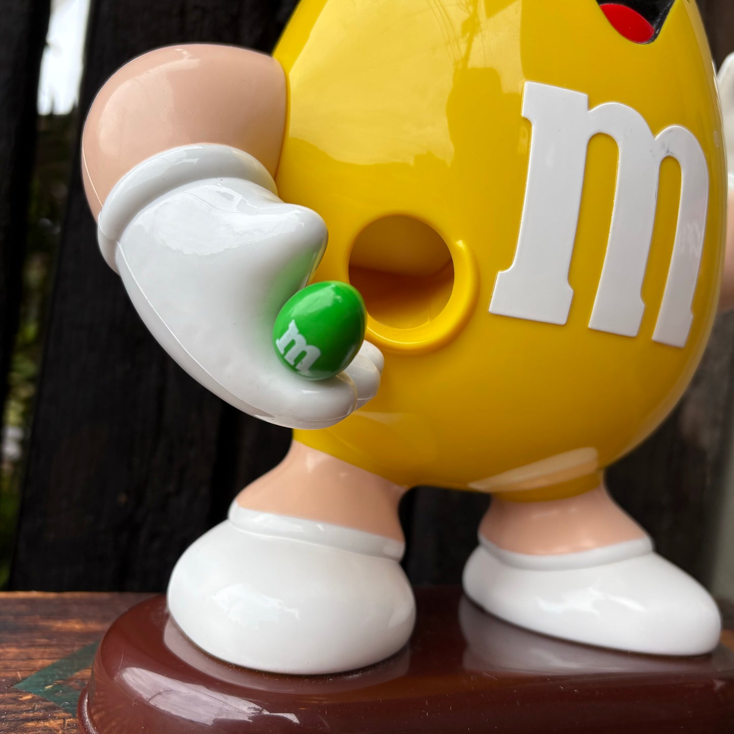 【1990s】m&m's chocolate dispenser yellow