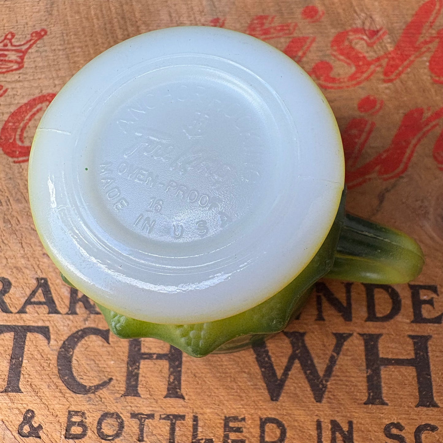 【1960s-1976 USA vintage】Fire-King Kimberley mug Green