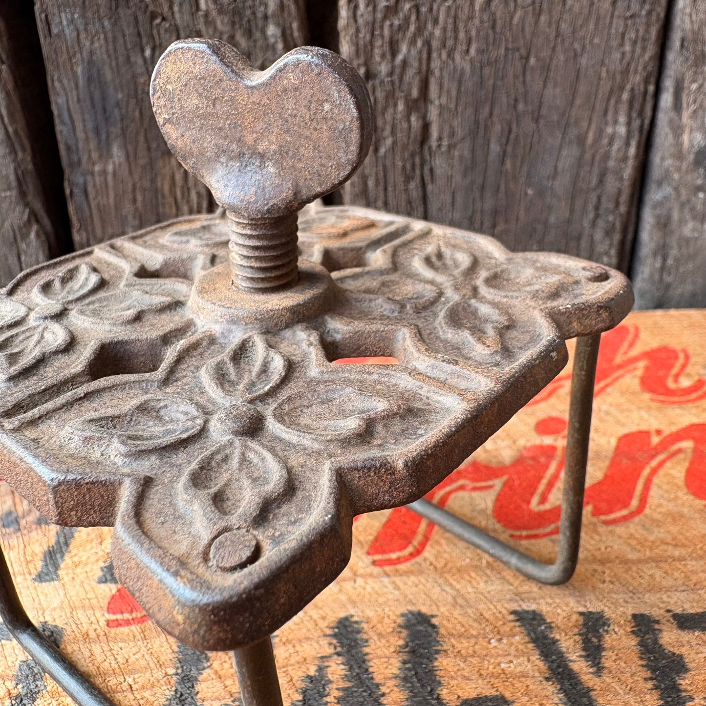 【1890s USA antique】Cast Iron Embroidery Table Clamp