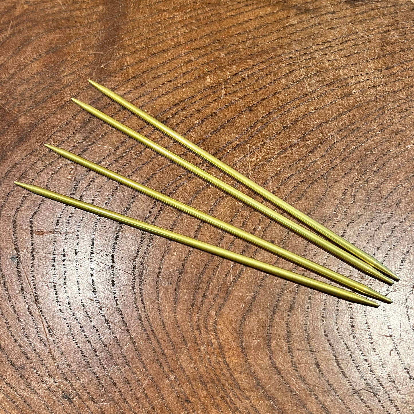 Ezy Knit Aluminum Knitting Needles - Size4- Four Needles