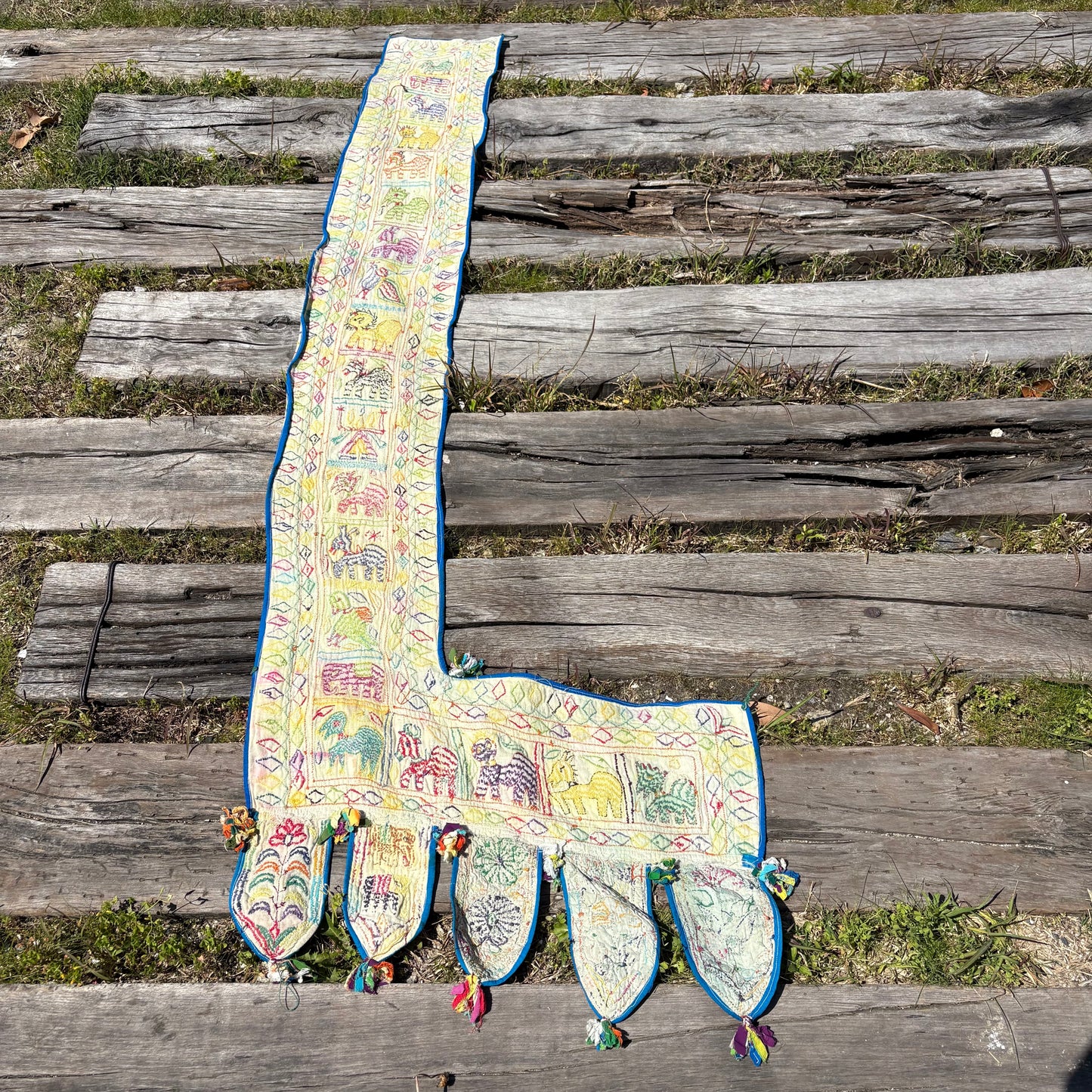 【Vintage】 India Embroidered Toran Wall Hanging