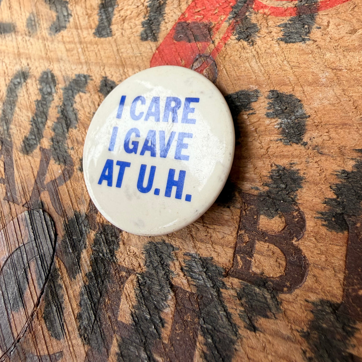 【USA vintage】I CARE I GAVE AT U.H. Charity Pinback Button
