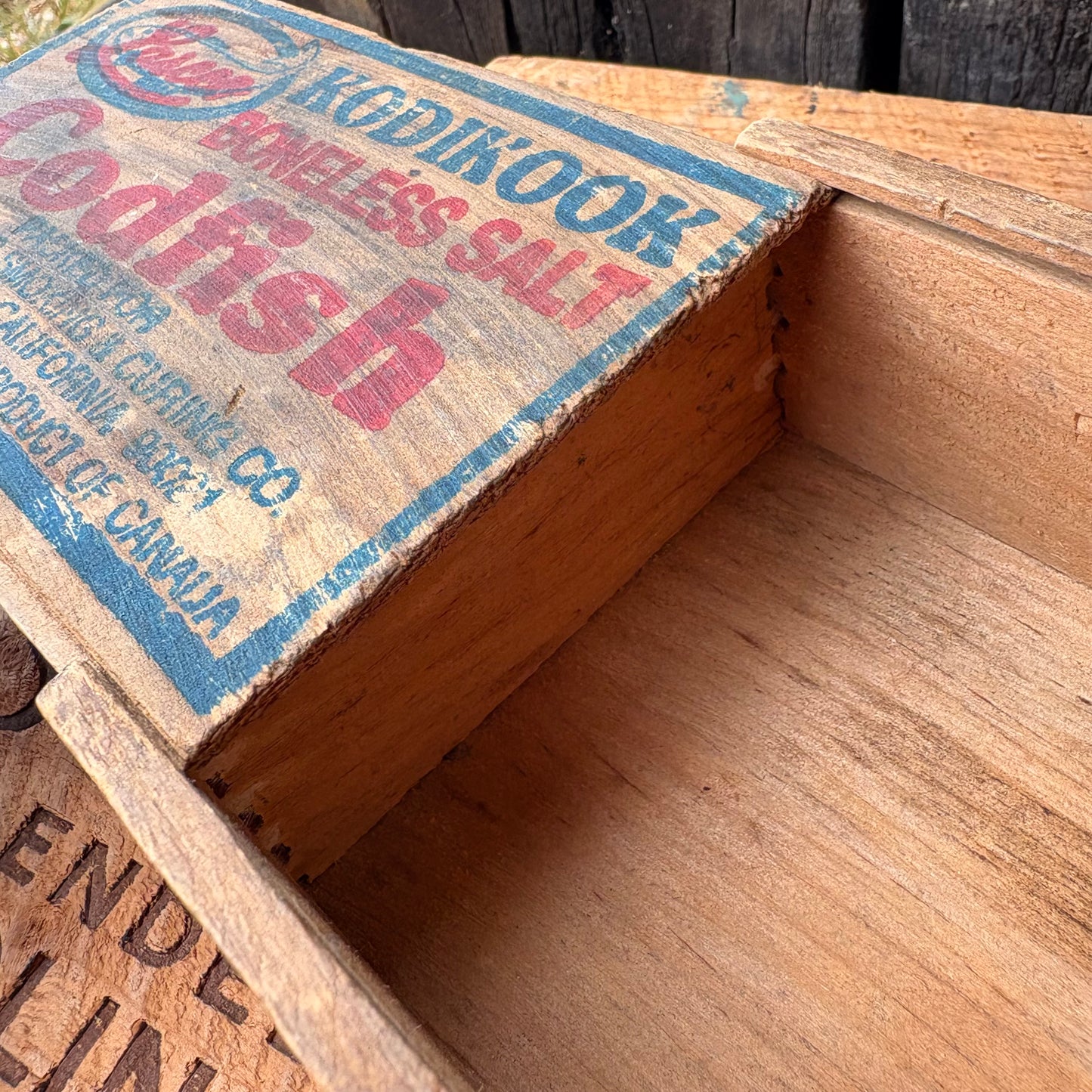 【1930s-50s USA Vintage】KODIKOOK Codfish Wooden Box
