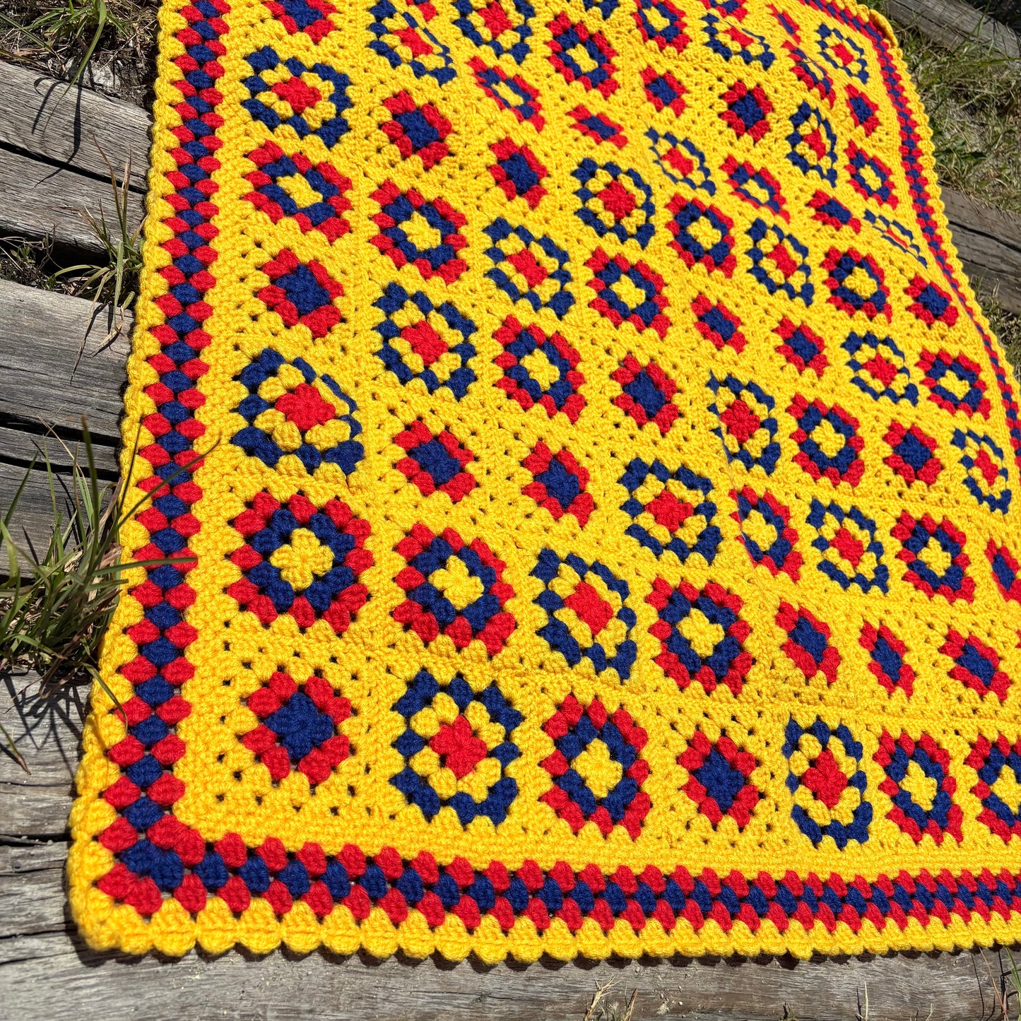 【USA vintage】Handmade Granny Square Crochet Blanket