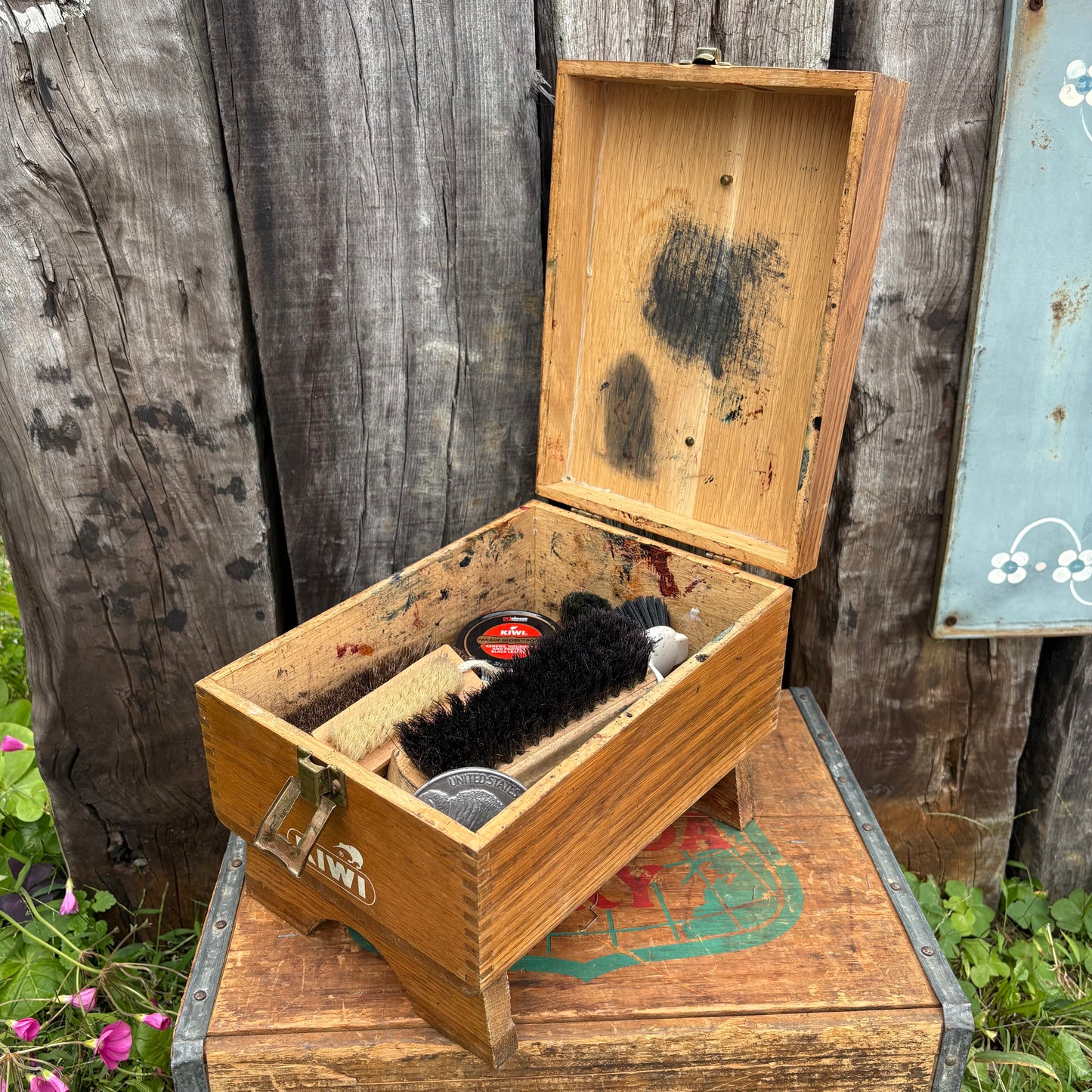 【USA Vintage】 KIWI Wooden Shoe Shine Box