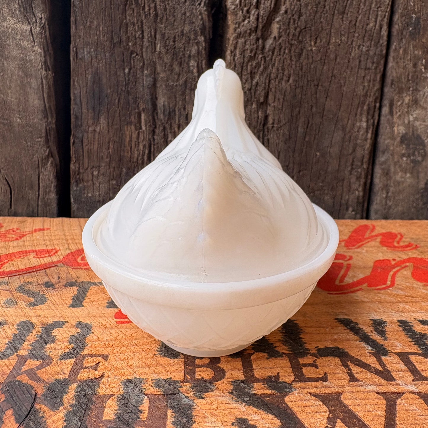 【1950s USA vintage】Hazel Atlas Hen on Nest Milk Glass Dish