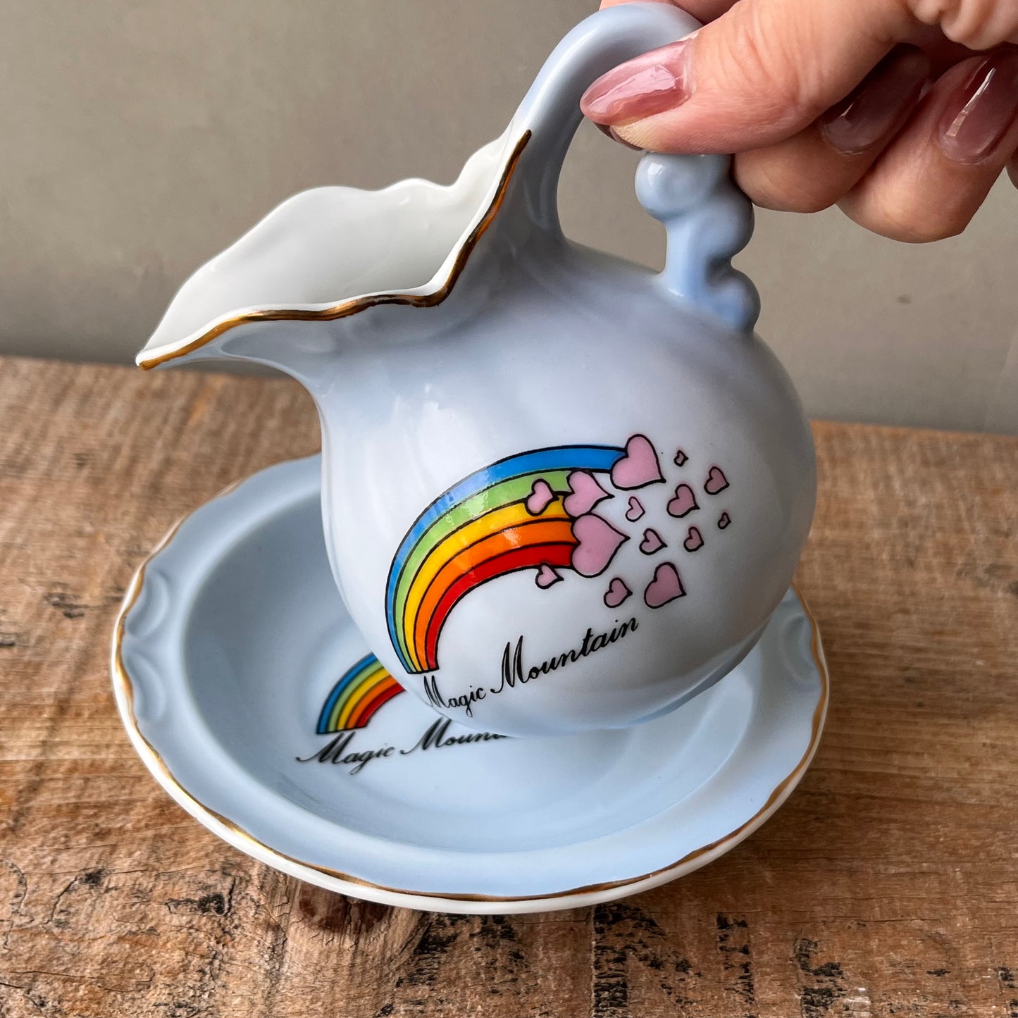 【JAPAN Vintage】Magic Mountain Rainbow Creamer