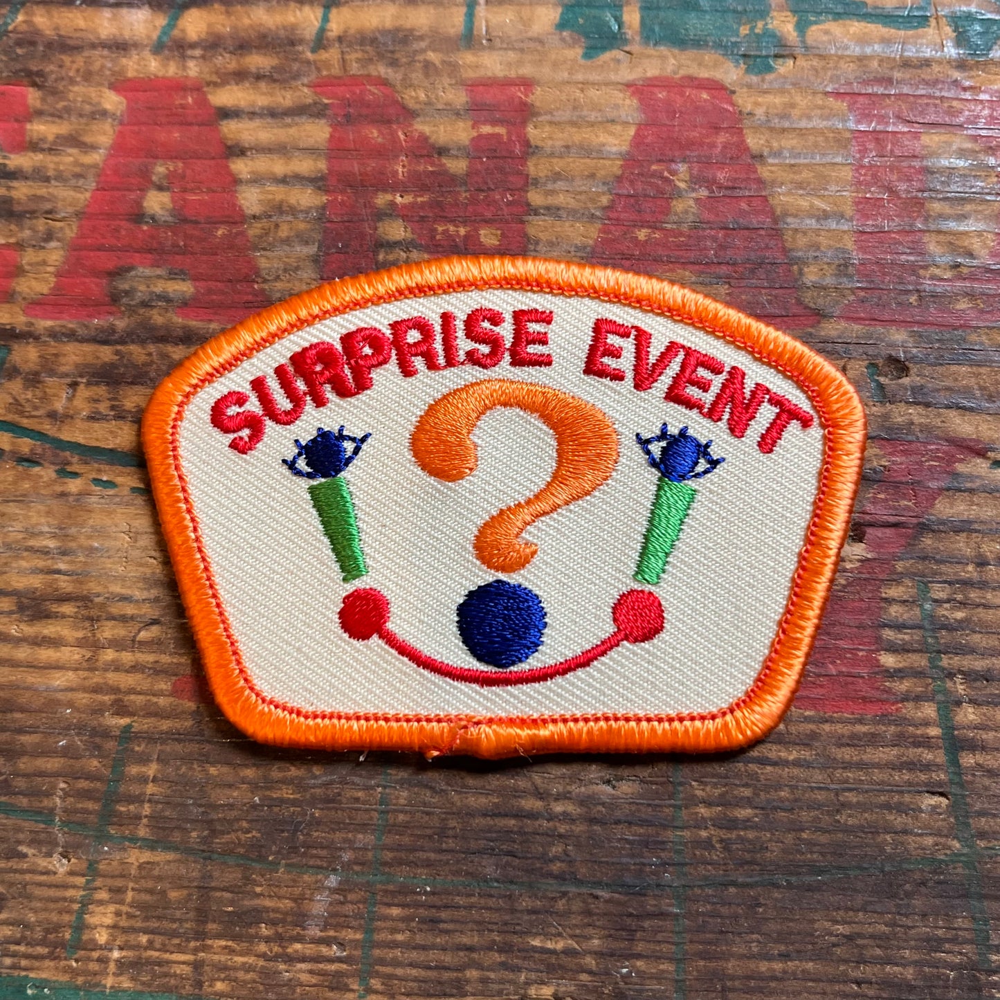 【USA vintage】ワッペン　SURPRISE EVENT  ガールスカウト