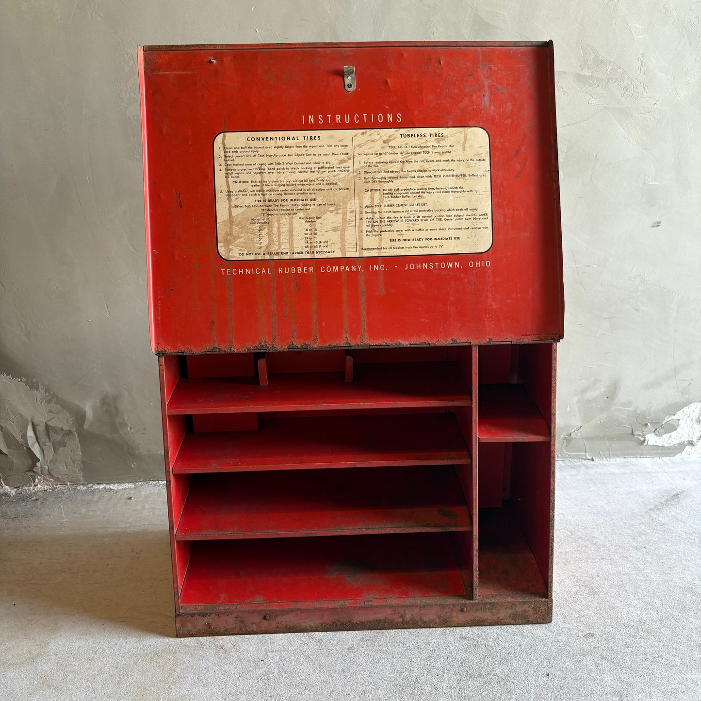 【1950s USA vintage】TECH Non-Abrasion Tire Repair Unit Cabinet