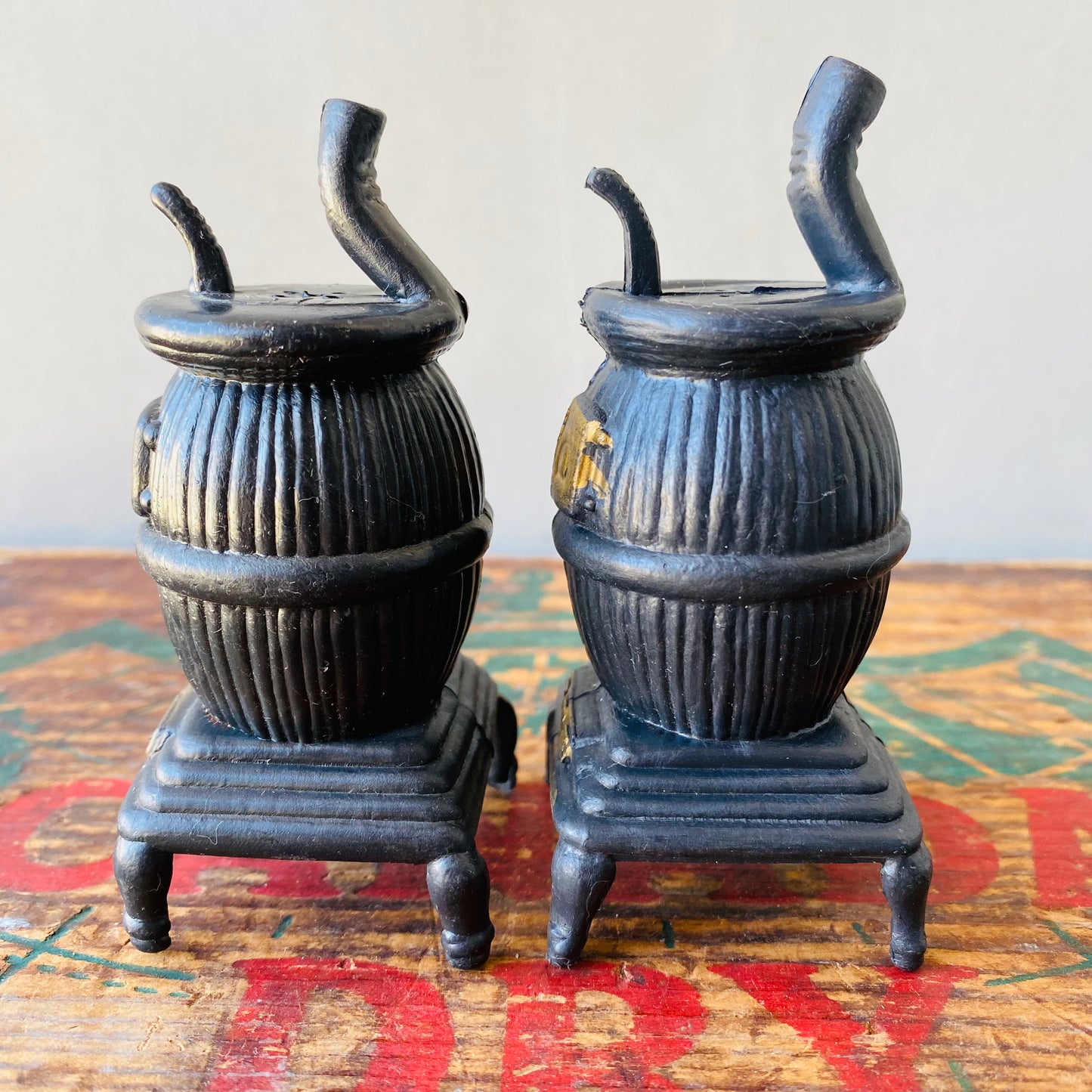 【vintage】potbelly stove salt&pepper