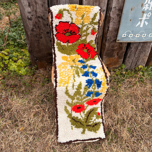 【1970s USA vintage】Floral Latch Hook Rug tapestry