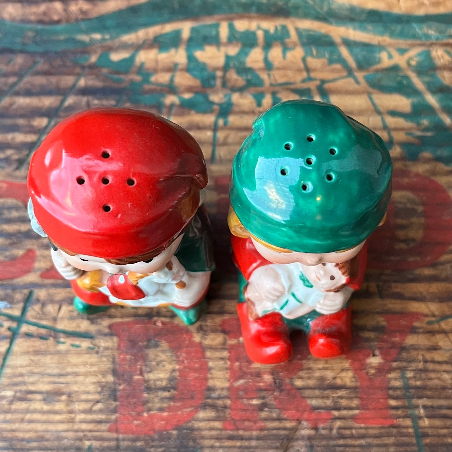 【83 USA vintage】AVON X’mas salt & pepper set