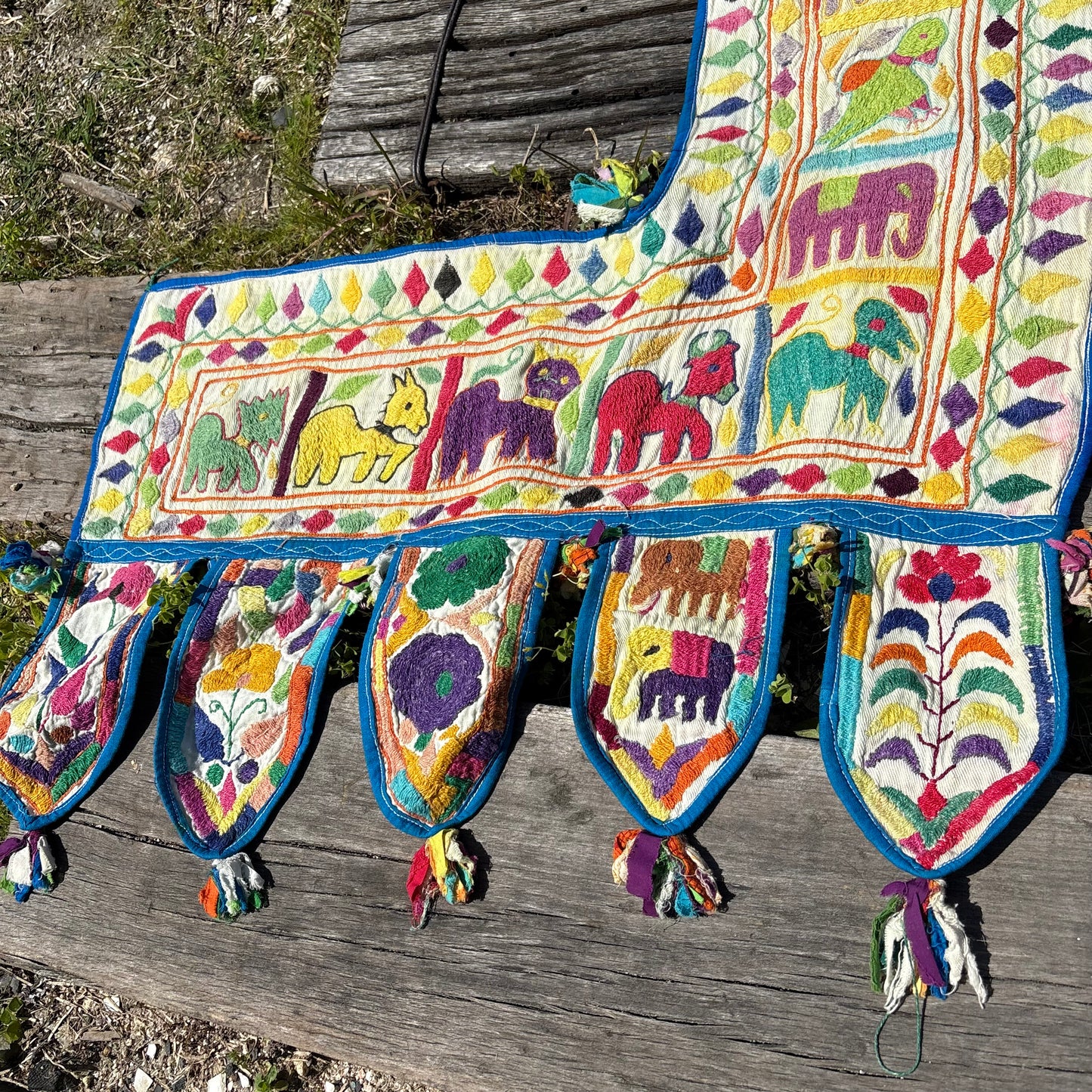 【Vintage】 India Embroidered Toran Wall Hanging