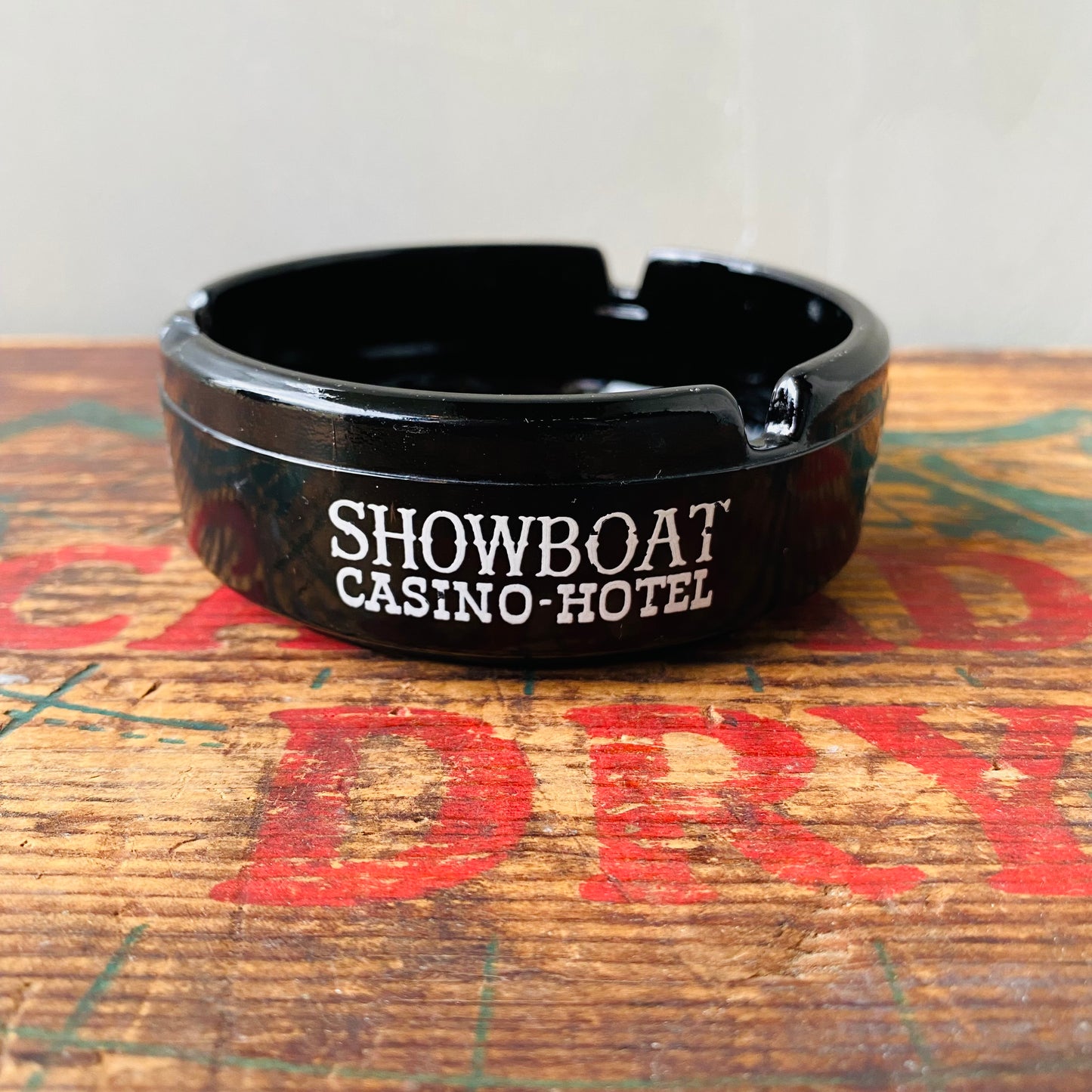 【USA vintage】advertising ashtray SHOWBOAT CASINO-HOTEL